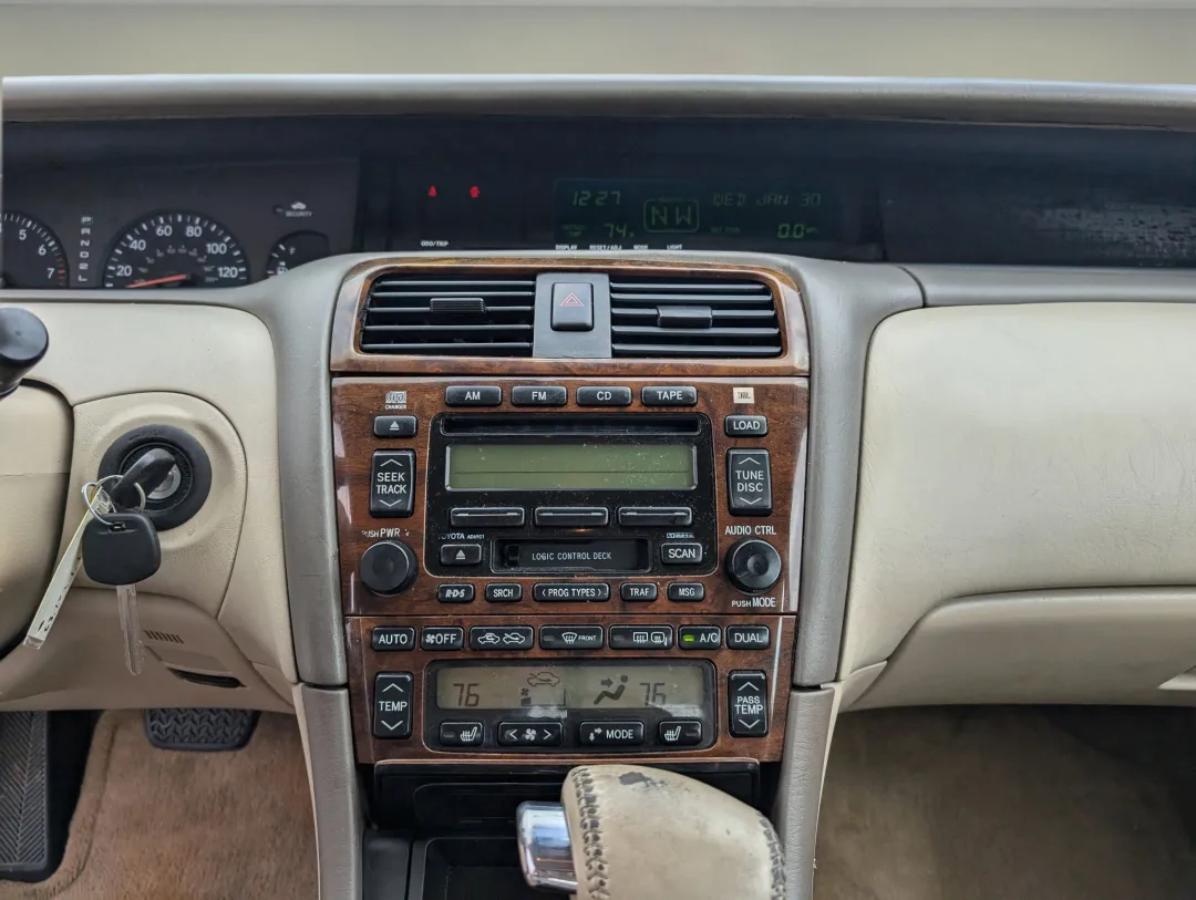 2004 Toyota Avalon - 4T1BF28B44U369284 - Image #15
