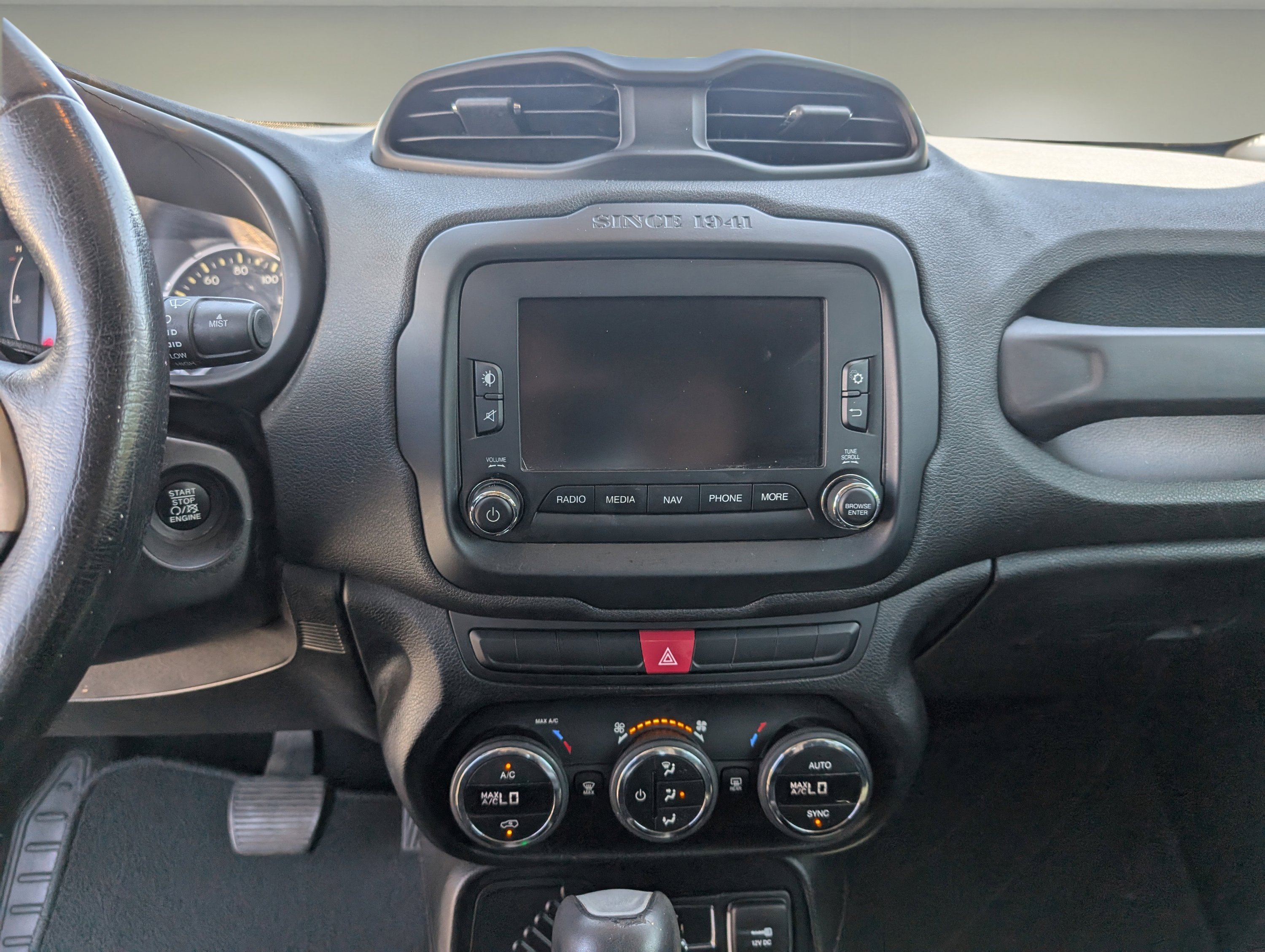 2015 Jeep Renegade - ZACCJABT1FPB94306 - Image #16