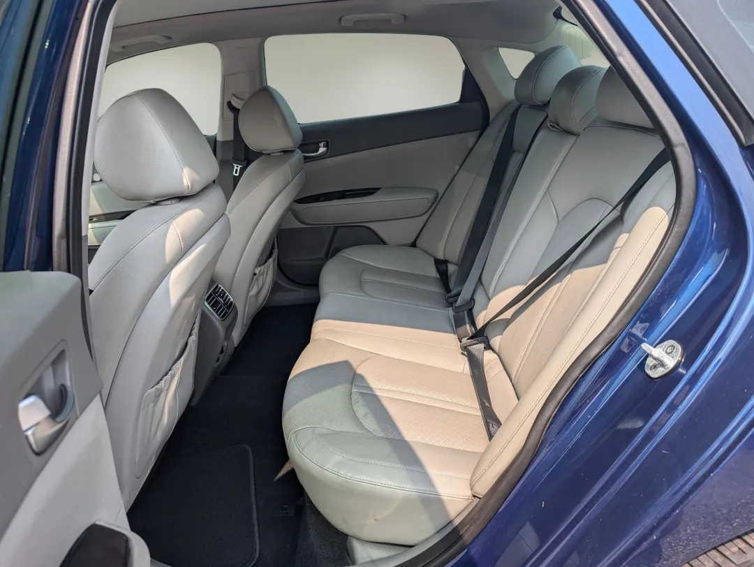 2016 Kia Optima - 5XXGU4L37GG072015 - Image #12
