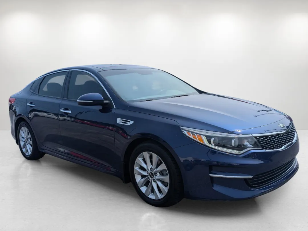 2016 Kia Optima - 5XXGU4L37GG072015 - Image #4